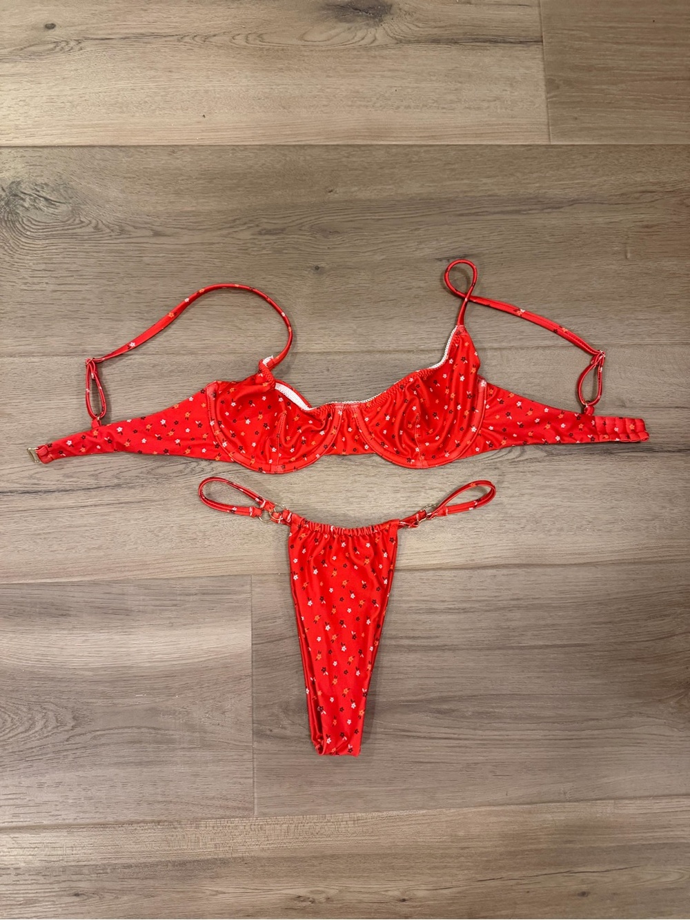 NWOT Lahana Red Floral Underwire Bikini Set